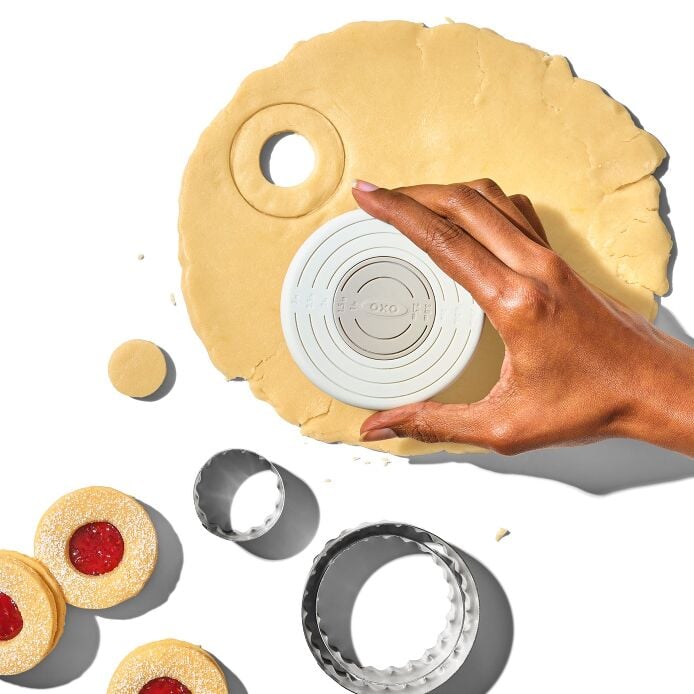 Double-Sided Cookie and Biscuit Cutter - US 6634