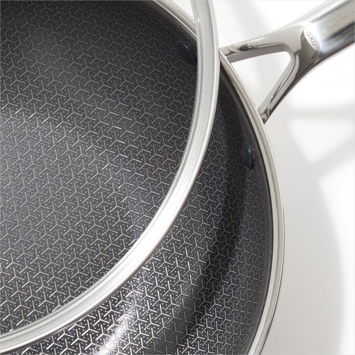 Trident Hybrid Non-Stick Stainless Steel 5 Qt Wok with Lid - US 6070